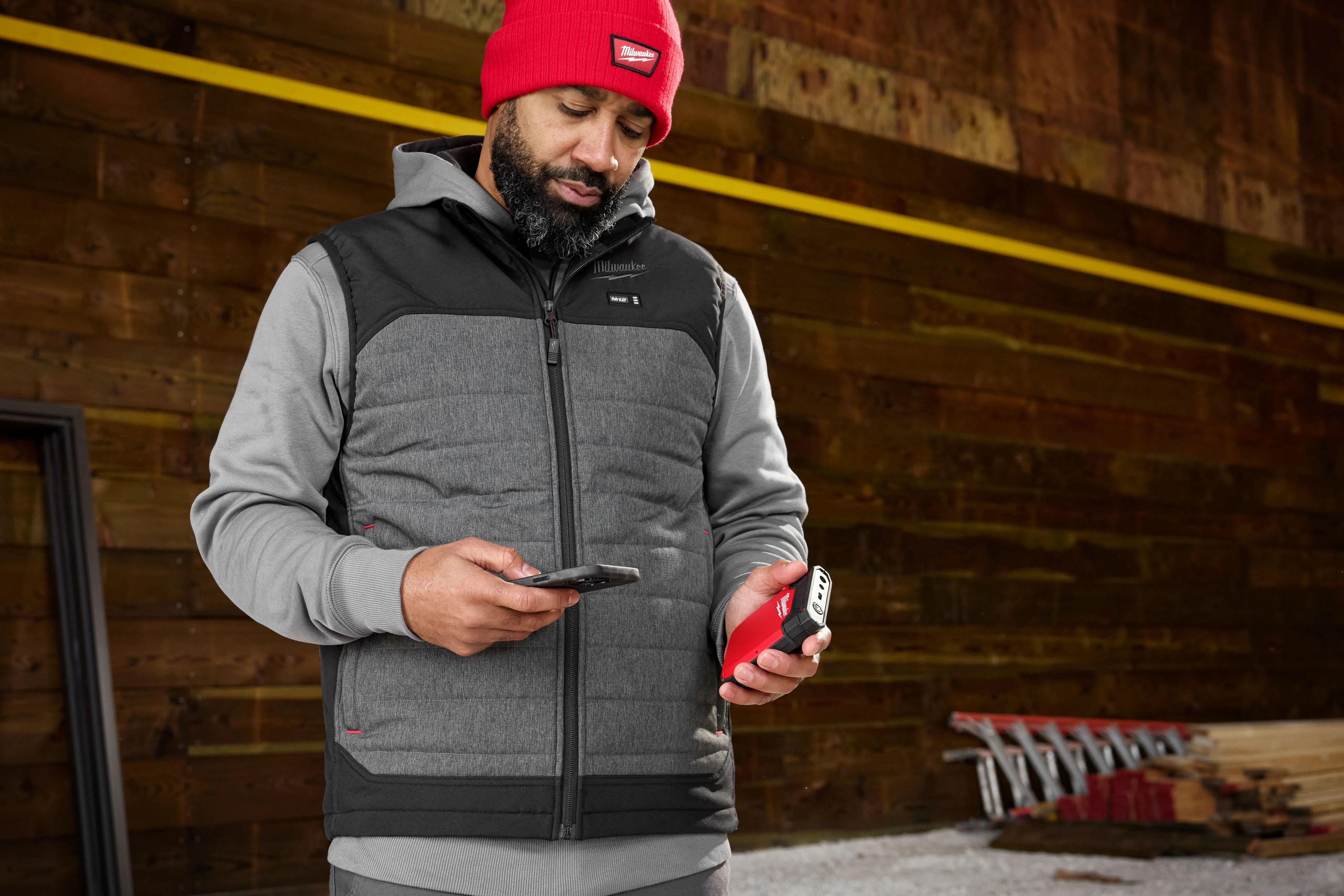 Battery Pack - Milwaukee Heated Gear Power Source w/ App Control, 48-11-2330